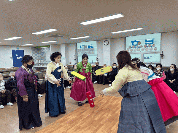 thumb03dca69b1acb5be17413707e86afde19_1711605811_2577.gif