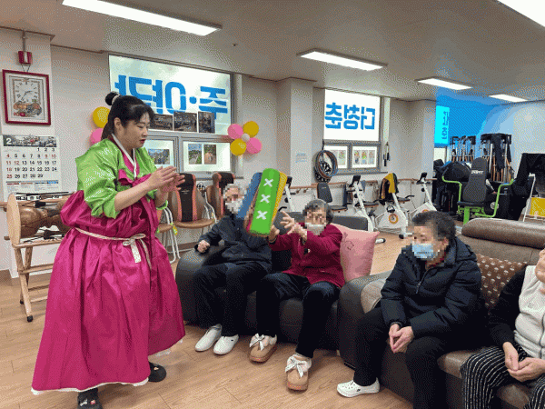 thumb03dca69b1acb5be17413707e86afde19_1711605816_9979.gif