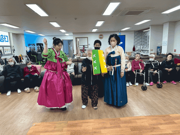 thumb03dca69b1acb5be17413707e86afde19_1711607014_2479.gif