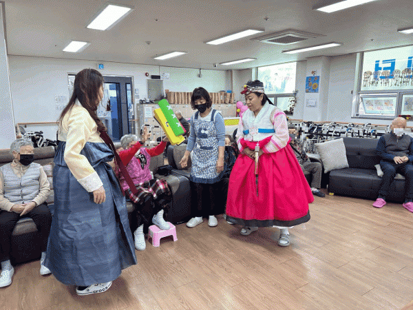 thumb03dca69b1acb5be17413707e86afde19_1711607017_3516.gif