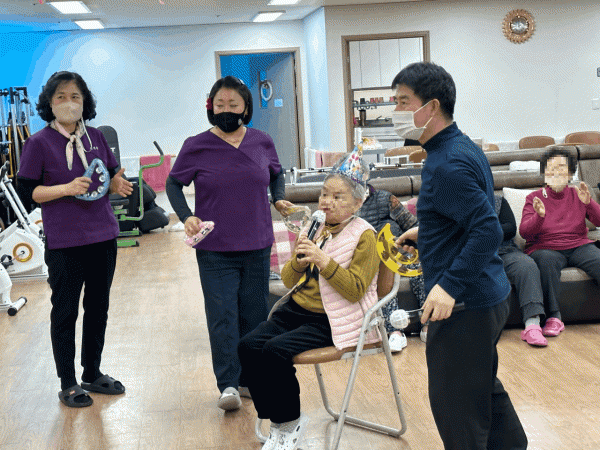 thumbf2faa81830316e99f502f35f59b8fa5c_1710912627_6683.gif