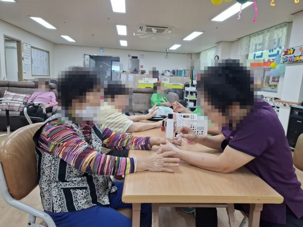 thumb5abac6c19b614392b23cccb2b056ee5b_1759379610_2216.jpg