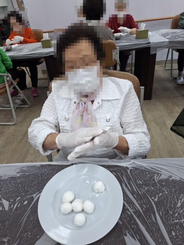 thumb5abac6c19b614392b23cccb2b056ee5b_1759380979_7361.jpg