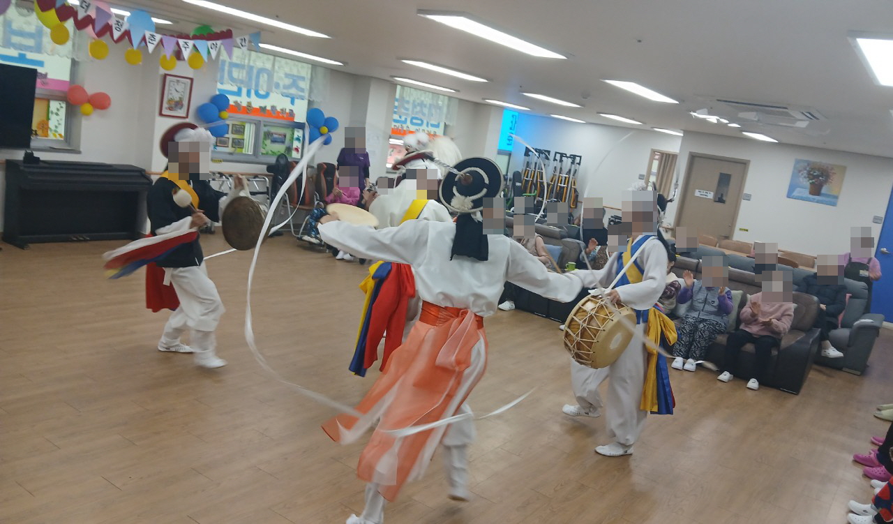 /user/y/youth/editor/2511/02b668f45713be56ce1ccab8dfc52dca_1762127253_9107.jpg 이미지크게보기