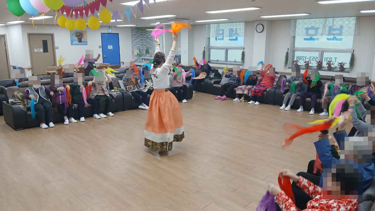 /user/y/youth/editor/2511/02b668f45713be56ce1ccab8dfc52dca_1762128138_0958.jpg 이미지크게보기