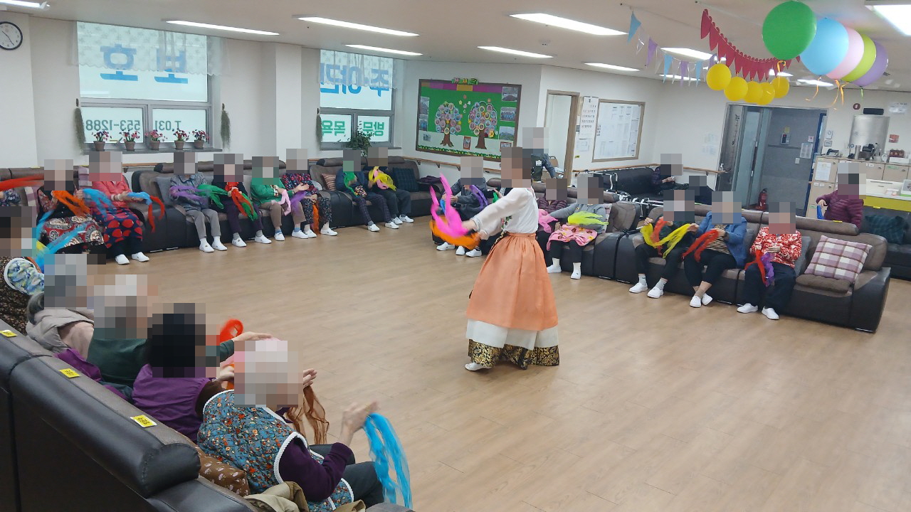 /user/y/youth/editor/2511/02b668f45713be56ce1ccab8dfc52dca_1762128138_2153.jpg 이미지크게보기