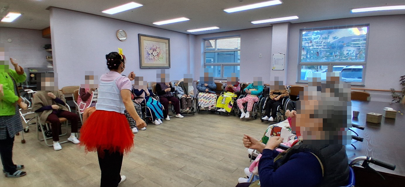 /user/y/youth/editor/2511/0a1fae1cbb1446c9212c0c34d023e60a_1763509574_2272.jpg 이미지크게보기