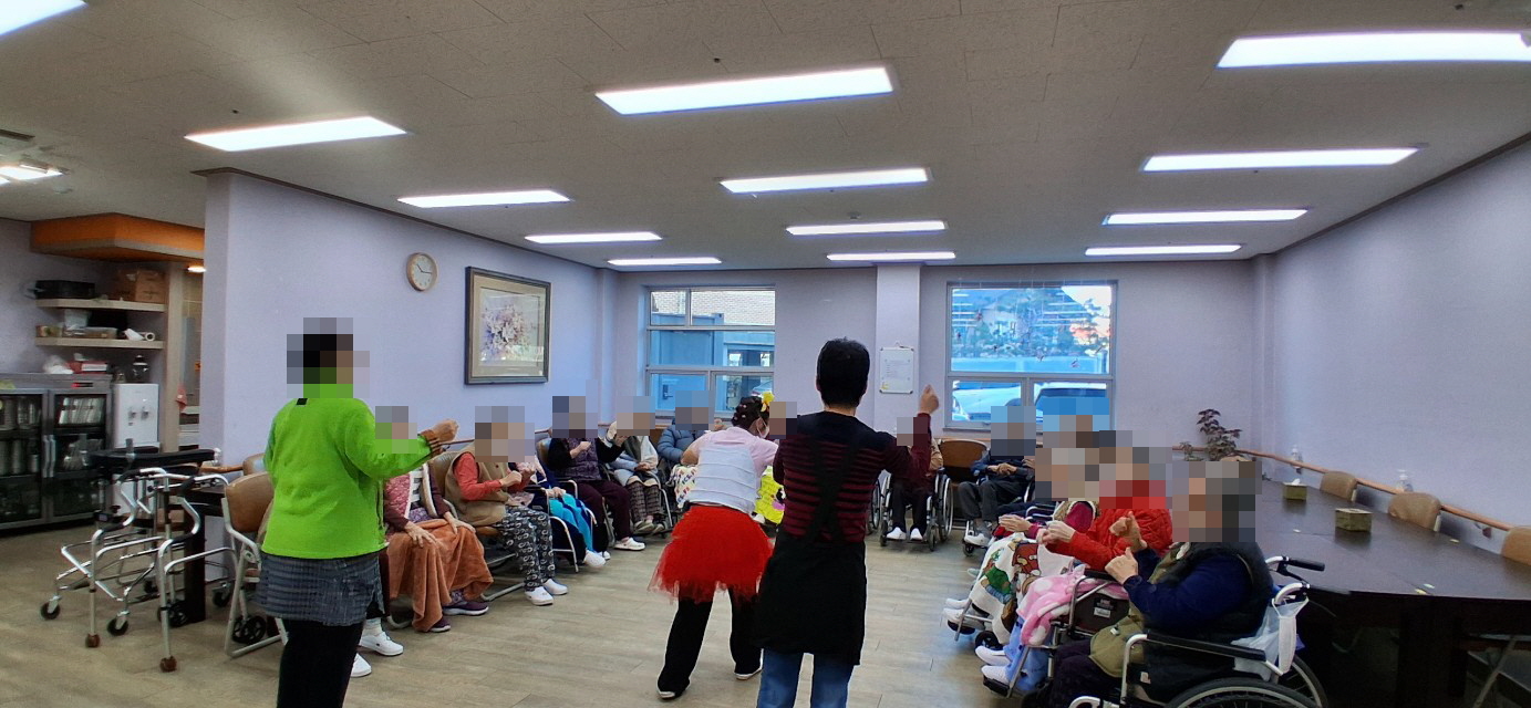 /user/y/youth/editor/2511/0a1fae1cbb1446c9212c0c34d023e60a_1763509574_3841.jpg 이미지크게보기