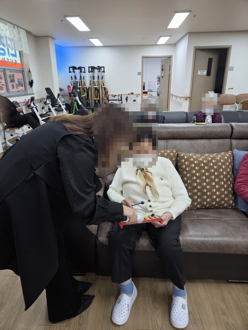 /user/y/youth/editor/2511/2390d015fed369761515aea0203bf5c1_1763947650_4063.jpg 이미지크게보기