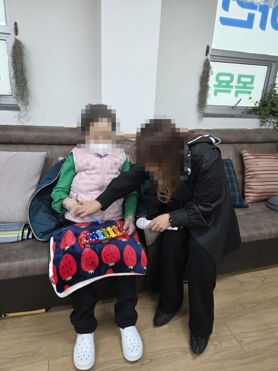 /user/y/youth/editor/2511/2390d015fed369761515aea0203bf5c1_1763947650_5899.jpg 이미지크게보기