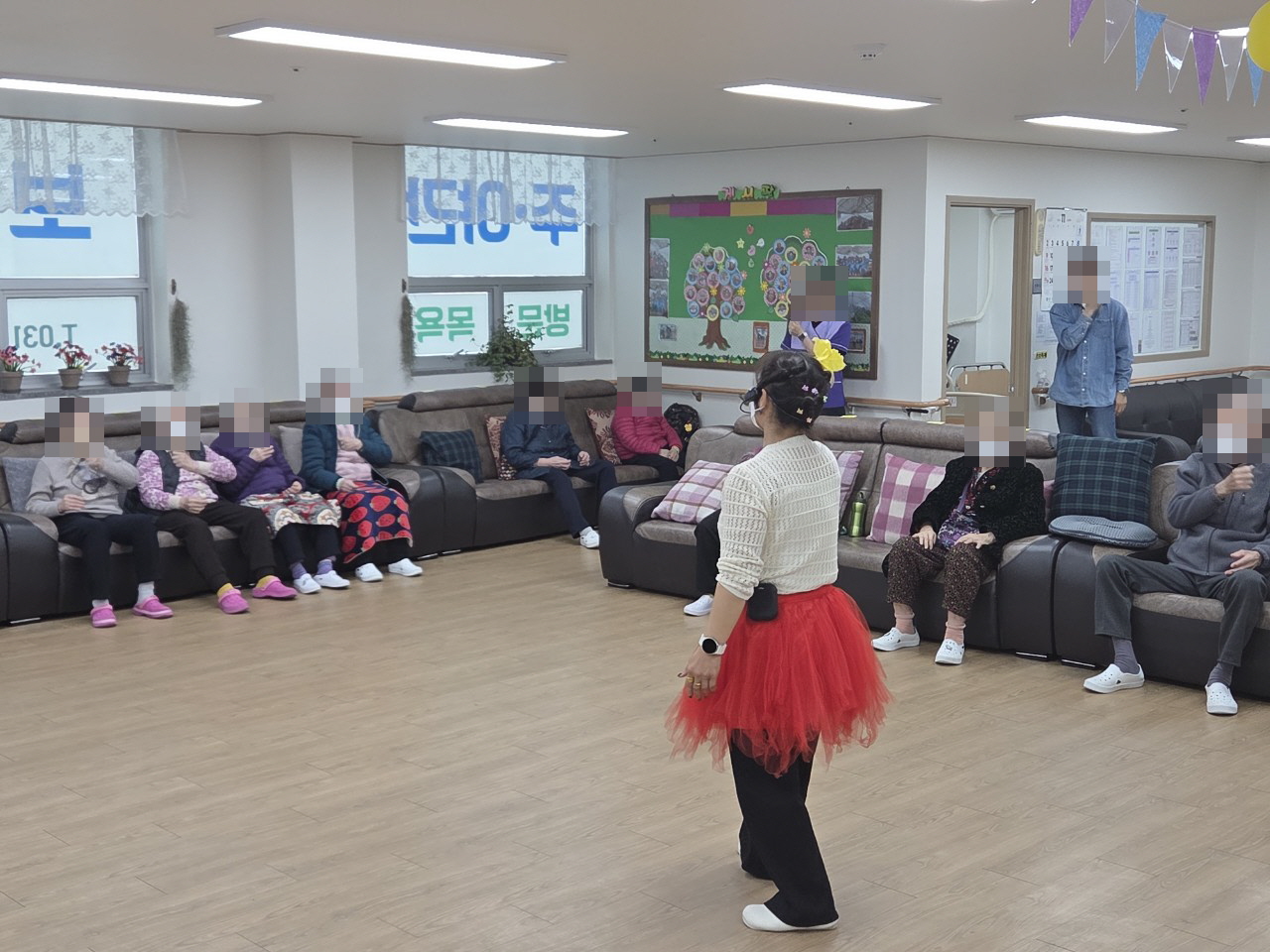 /user/y/youth/editor/2511/6f7aa207a297dcb4bb8fc6165a21b5a5_1763423224_3993.jpg 이미지크게보기