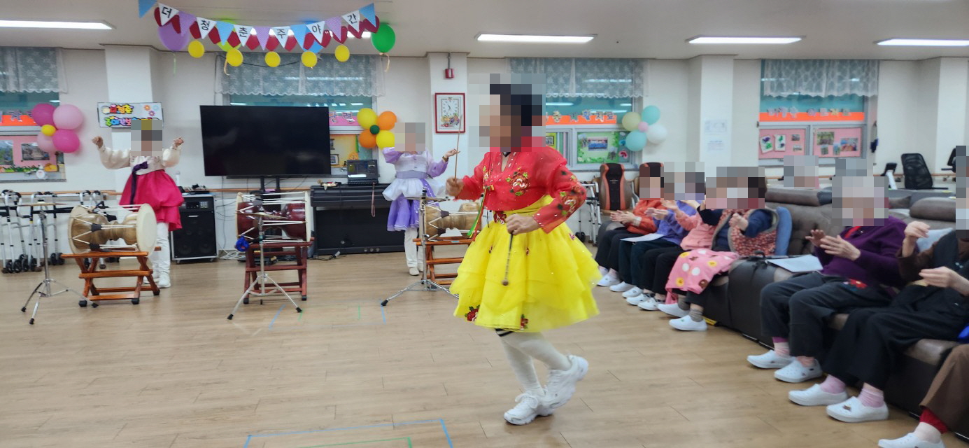 /user/y/youth/editor/2511/bed65e6375e75bfe91d19346f790bc8c_1764285000_3.jpg 이미지크게보기