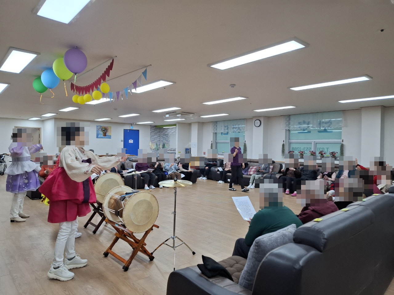 /user/y/youth/editor/2511/bed65e6375e75bfe91d19346f790bc8c_1764285000_5012.jpg 이미지크게보기