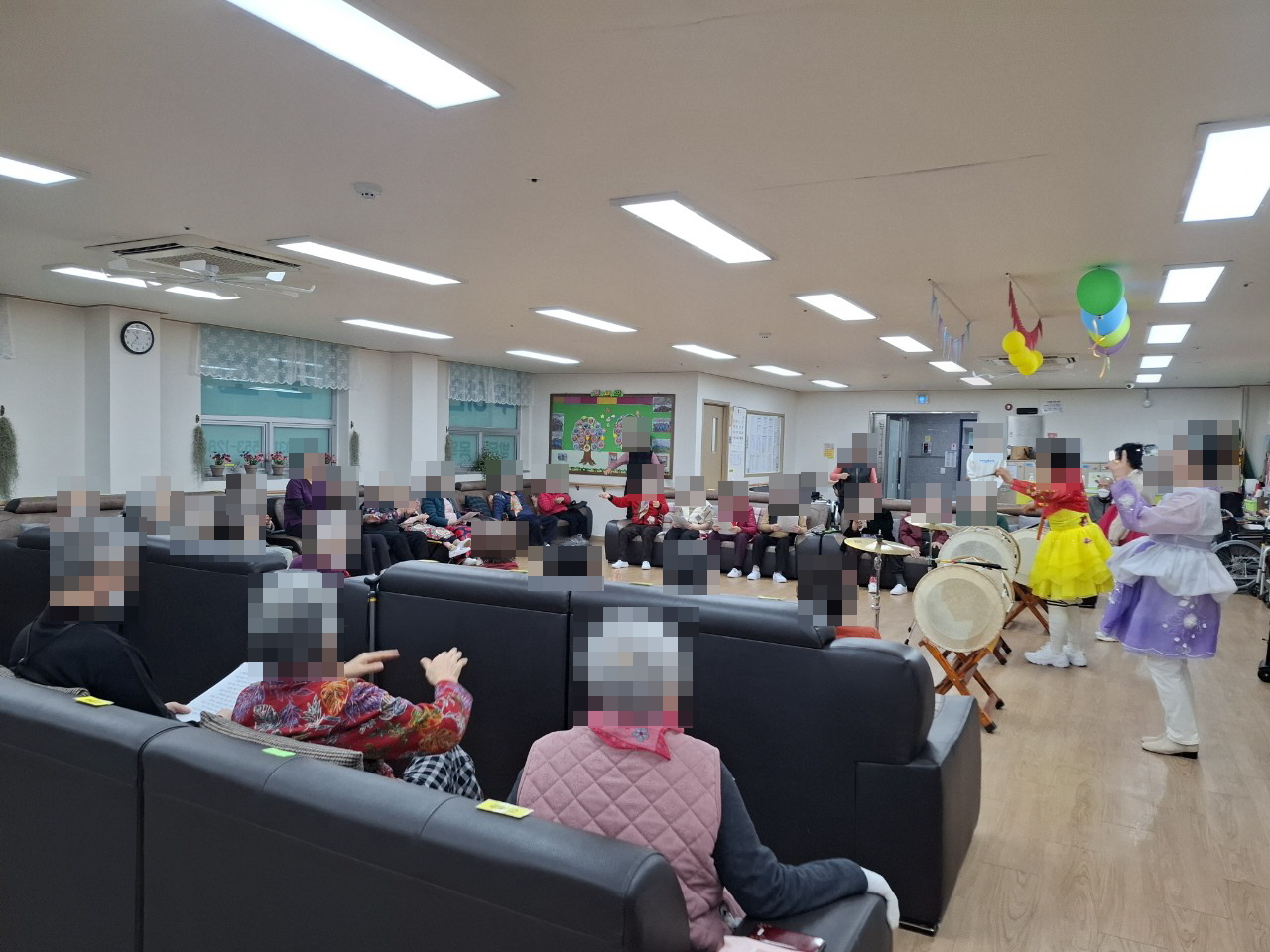 /user/y/youth/editor/2511/bed65e6375e75bfe91d19346f790bc8c_1764285000_6804.jpg 이미지크게보기