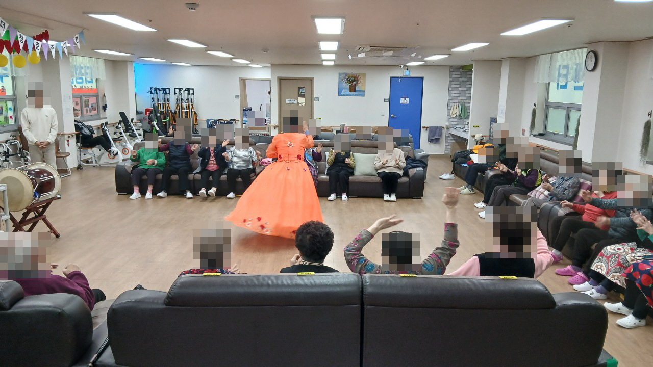 /user/y/youth/editor/2511/c080e1d20f172e6fdf69b2e9b78f6b7b_1763075670_4092.jpg 이미지크게보기