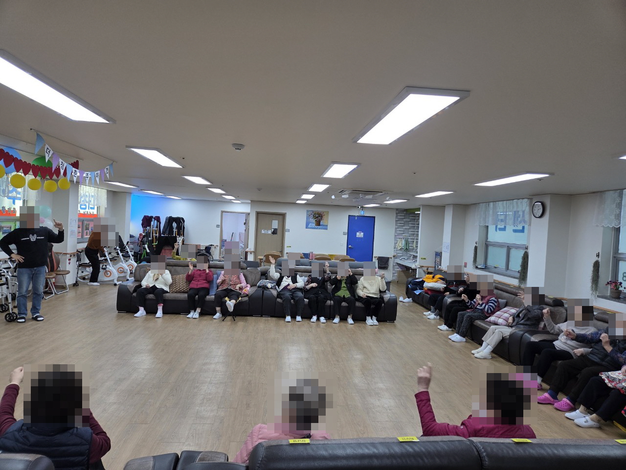 /user/y/youth/editor/2511/ec40d363189b0de4e0dc1f00c3e1cc68_1763592358_1678.jpg 이미지크게보기