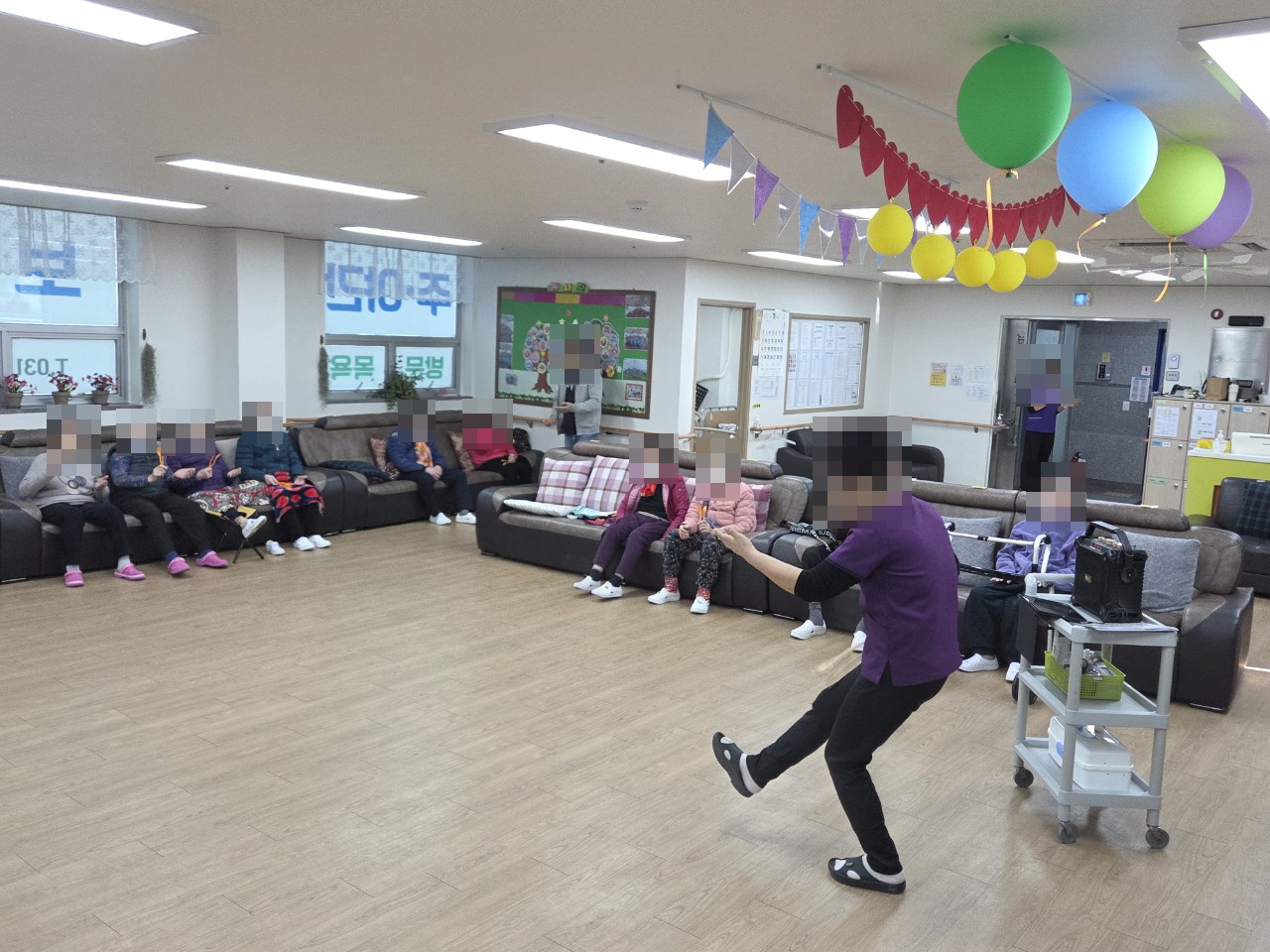 /user/y/youth/editor/2511/ec40d363189b0de4e0dc1f00c3e1cc68_1763592445_0796.jpg 이미지크게보기