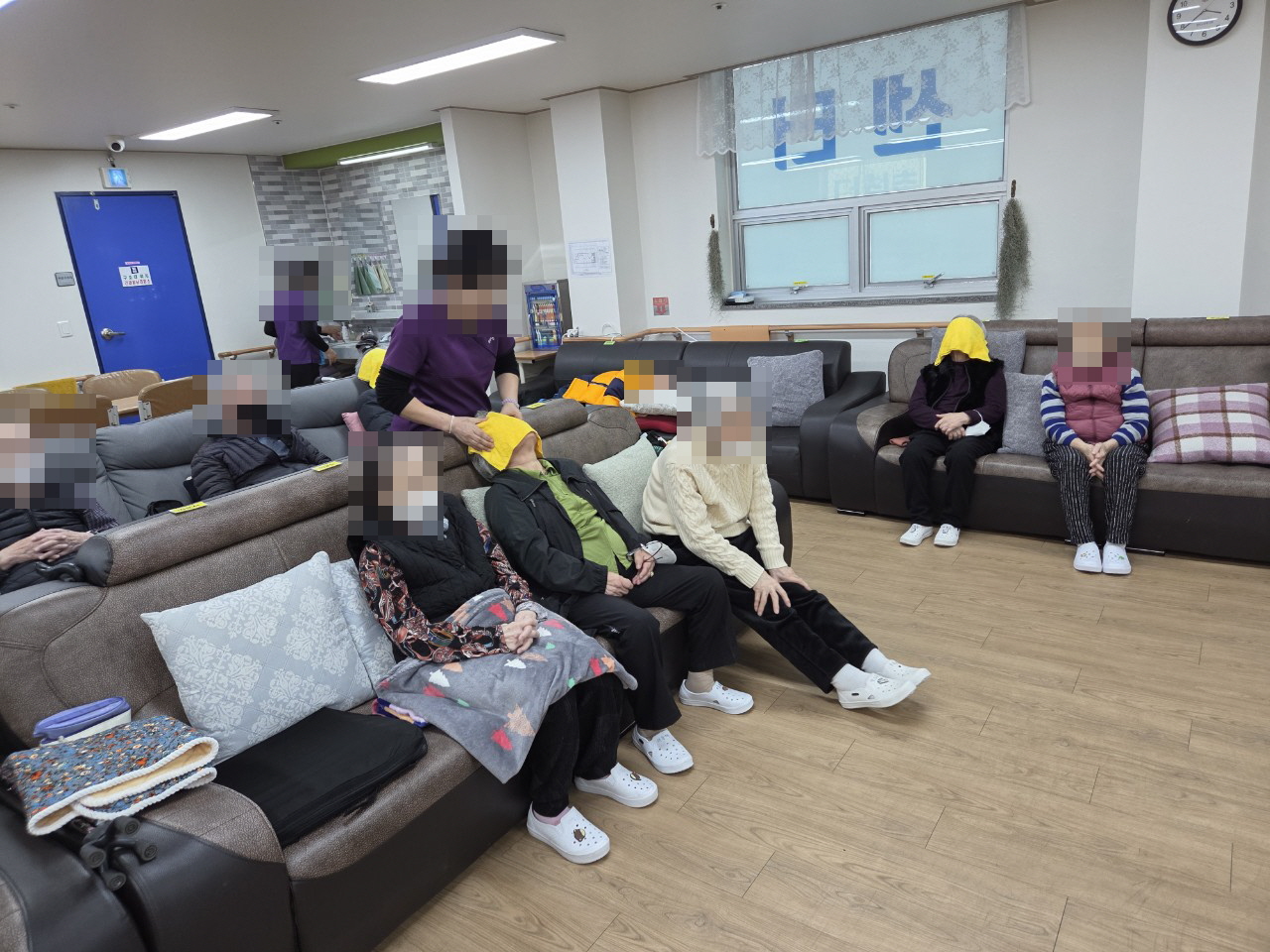 /user/y/youth/editor/2511/ec40d363189b0de4e0dc1f00c3e1cc68_1763592482_9704.jpg 이미지크게보기