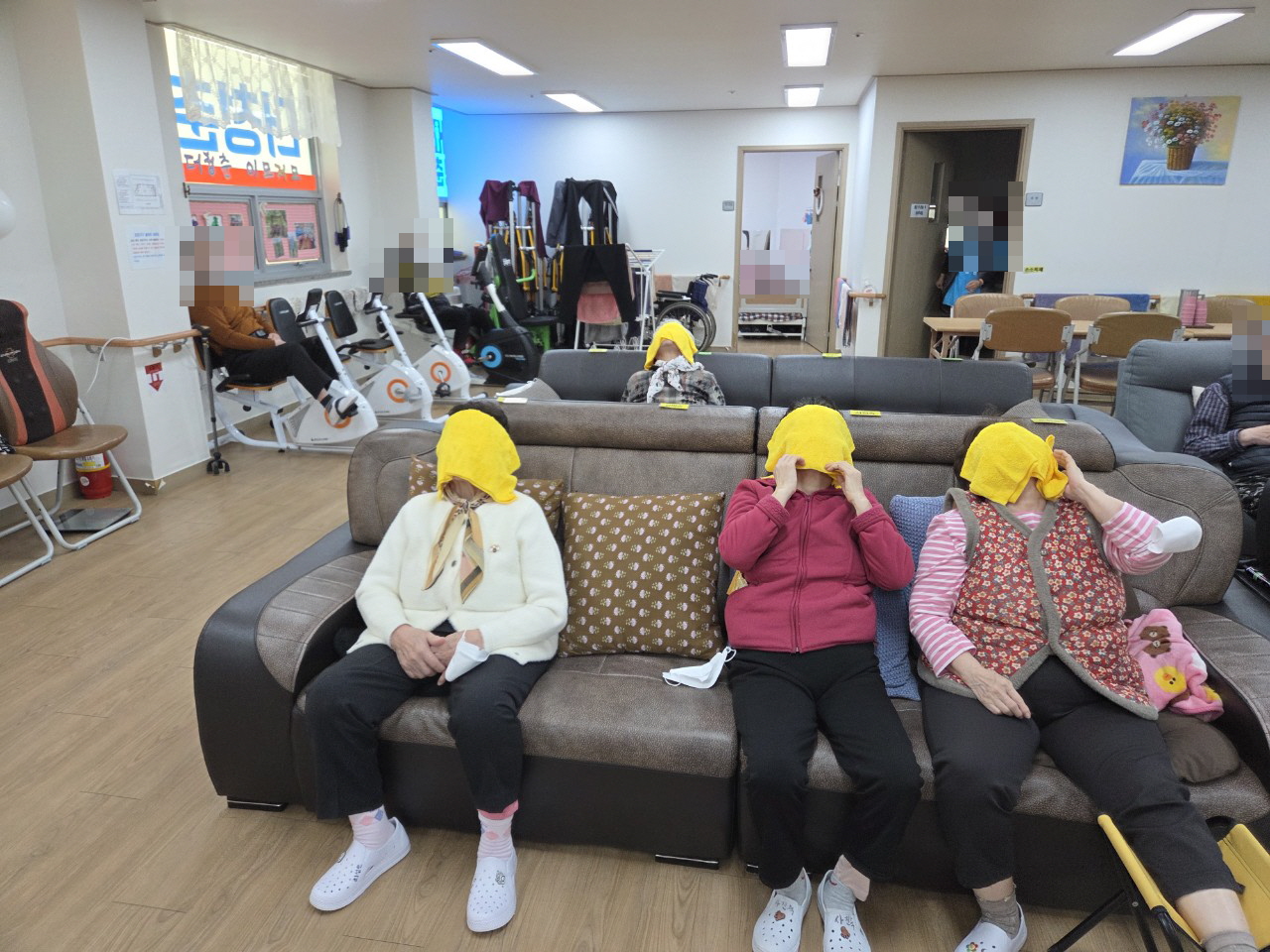 /user/y/youth/editor/2511/ec40d363189b0de4e0dc1f00c3e1cc68_1763592483_1245.jpg 이미지크게보기