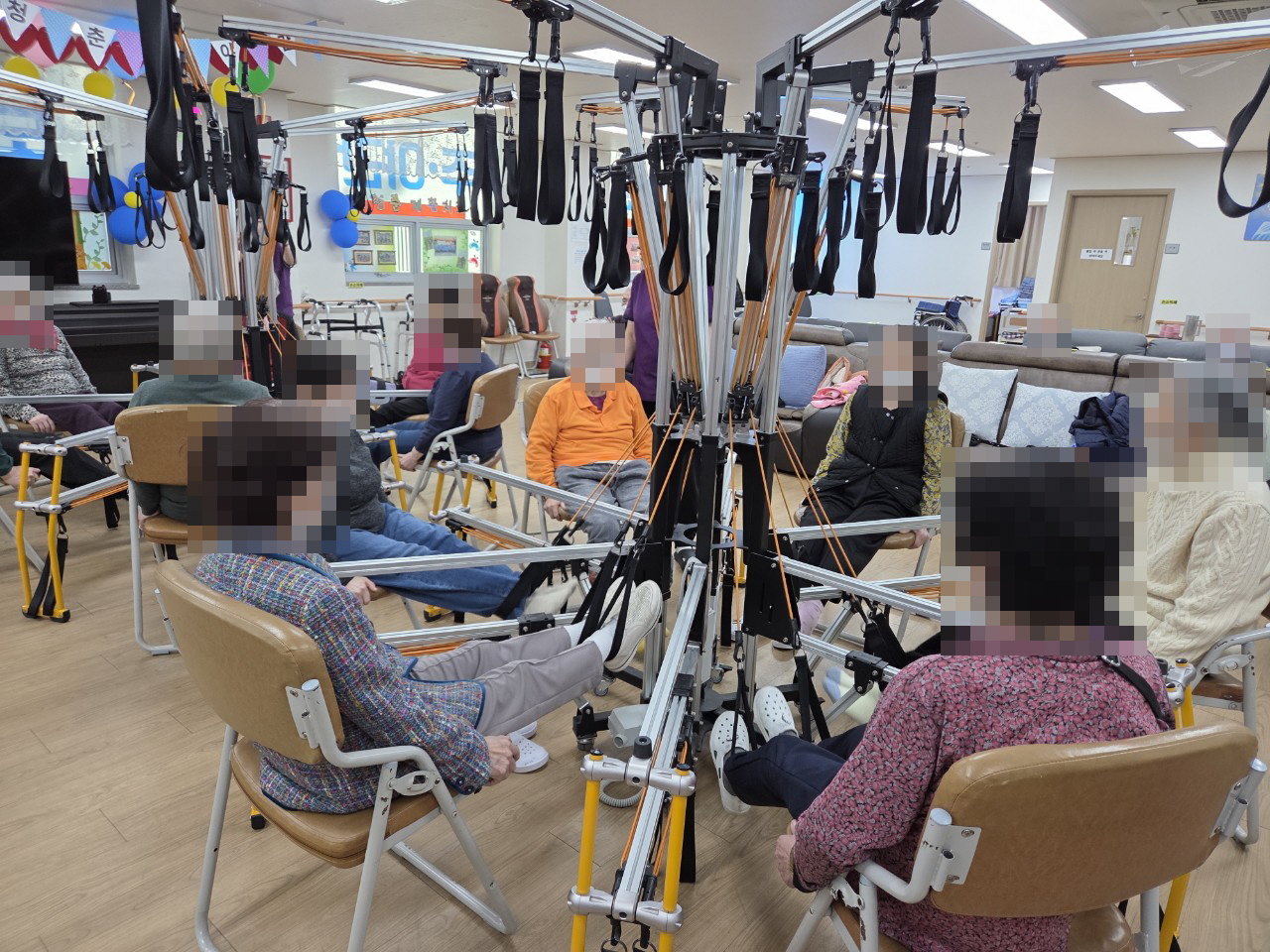 /user/y/youth/editor/2511/f5ea8b2749160264763bf4e8d267897c_1762818431_3922.jpg 이미지크게보기