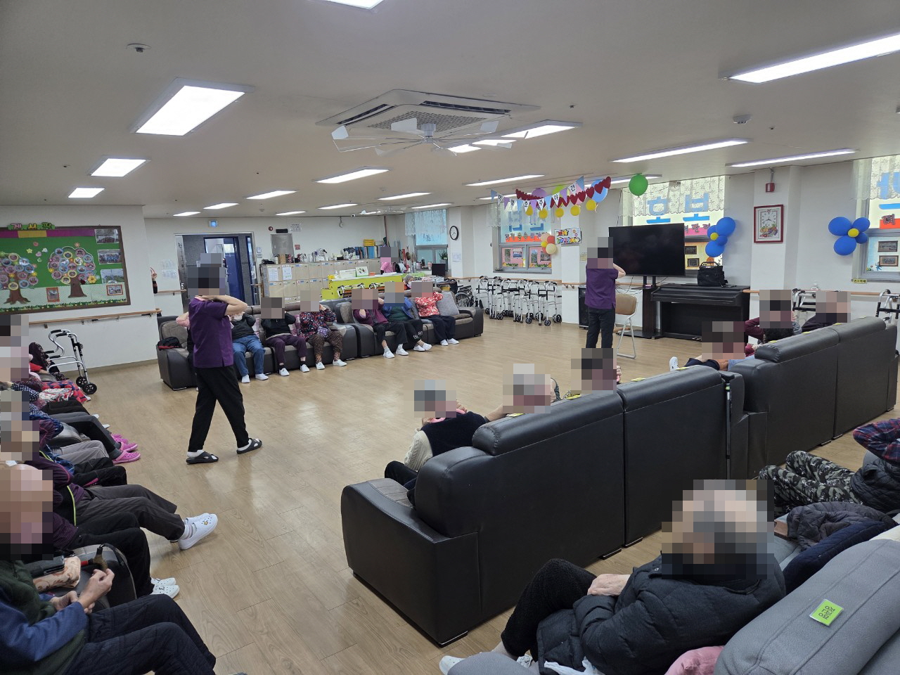 /user/y/youth/editor/2511/f5ea8b2749160264763bf4e8d267897c_1762818470_483.jpg 이미지크게보기