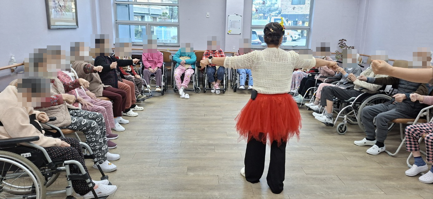 /user/y/youth/editor/2511/f6721c0c77a08558b03078dc3b7e6cd1_1762904274_8229.jpg 이미지크게보기