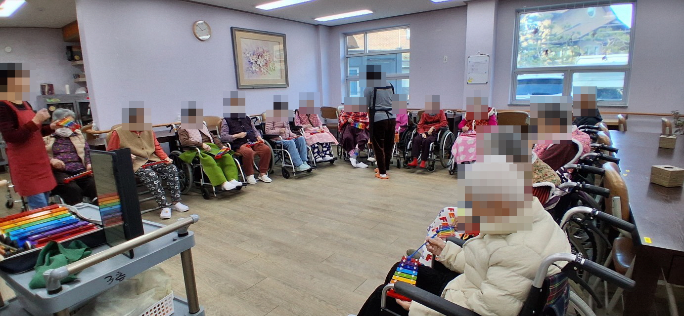 /user/y/youth/editor/2511/fa7cf86272c49e7d83c095c4b9c9c115_1763946383_7475.jpg 이미지크게보기