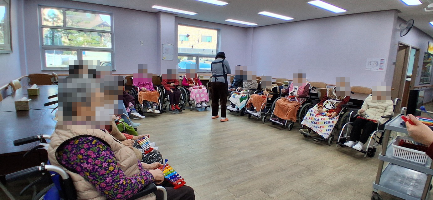 /user/y/youth/editor/2511/fa7cf86272c49e7d83c095c4b9c9c115_1763946384_0193.jpg 이미지크게보기