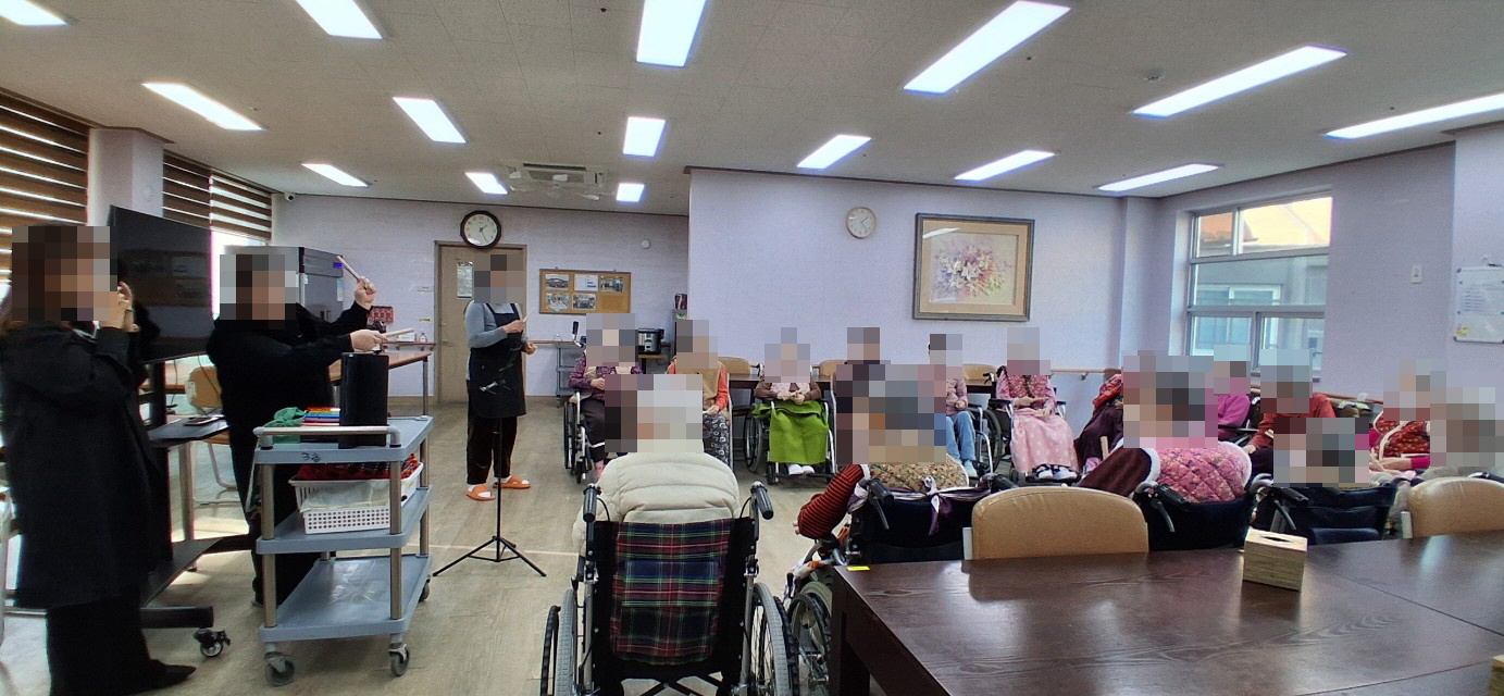 /user/y/youth/editor/2511/fa7cf86272c49e7d83c095c4b9c9c115_1763946384_5464.jpg 이미지크게보기