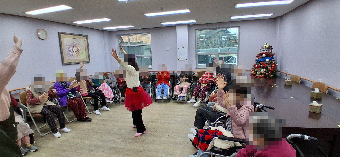 /user/y/youth/editor/2512/0a2a9ea2e5ba3ca7d287afefeba08c07_1766712506_8659.jpg 이미지크게보기