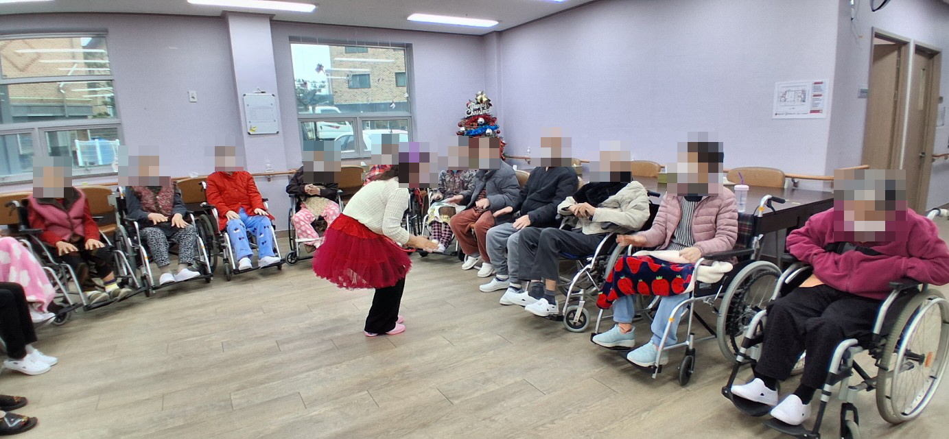 /user/y/youth/editor/2512/0a2a9ea2e5ba3ca7d287afefeba08c07_1766712506_9516.jpg 이미지크게보기