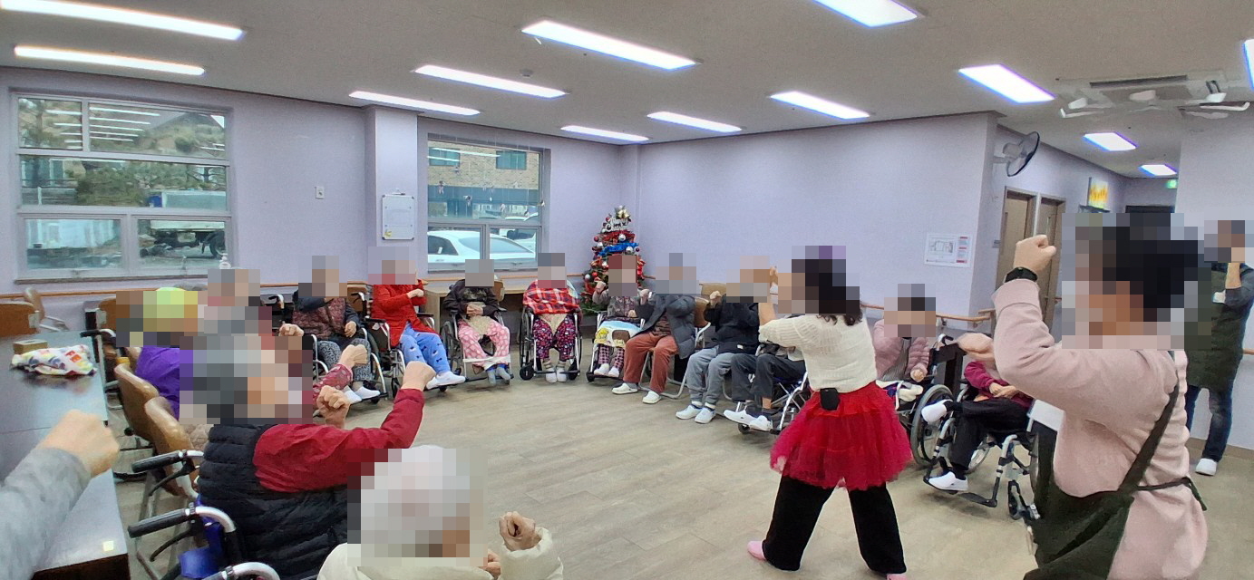 /user/y/youth/editor/2512/0a2a9ea2e5ba3ca7d287afefeba08c07_1766712507_0444.jpg 이미지크게보기