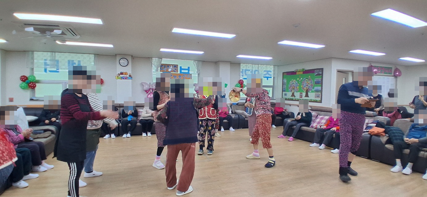 /user/y/youth/editor/2512/0a2a9ea2e5ba3ca7d287afefeba08c07_1766712592_1323.jpg 이미지크게보기