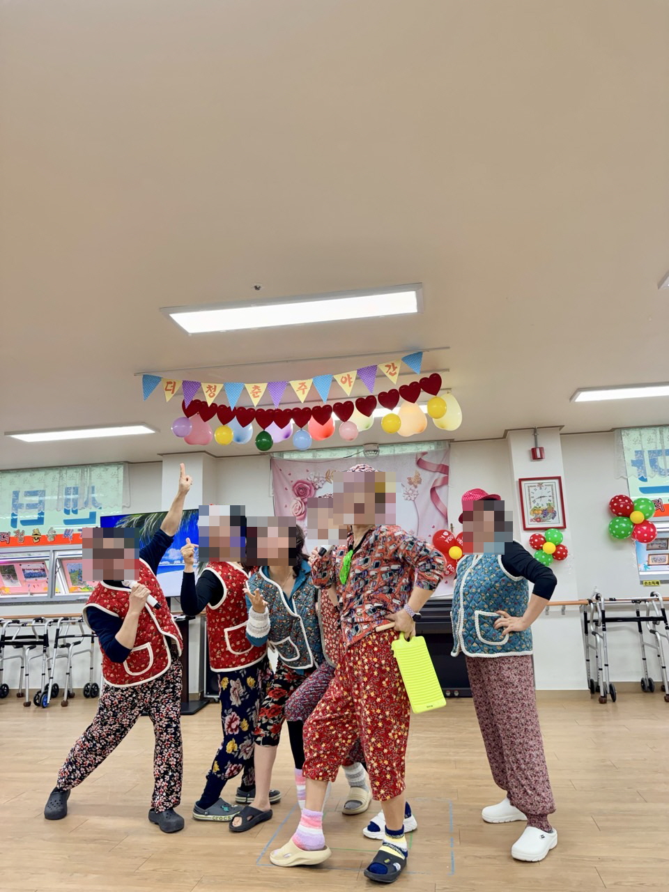 /user/y/youth/editor/2512/0a2a9ea2e5ba3ca7d287afefeba08c07_1766712674_6555.jpg 이미지크게보기