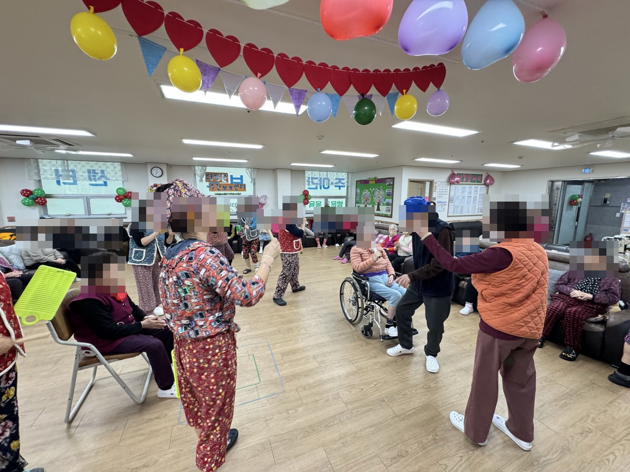 /user/y/youth/editor/2512/0a2a9ea2e5ba3ca7d287afefeba08c07_1766712675_0064.jpg 이미지크게보기