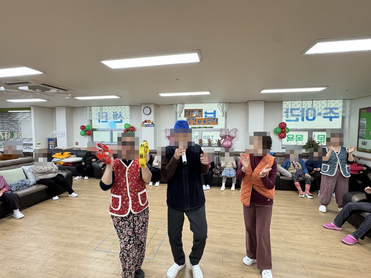 /user/y/youth/editor/2512/0a2a9ea2e5ba3ca7d287afefeba08c07_1766712675_111.jpg 이미지크게보기