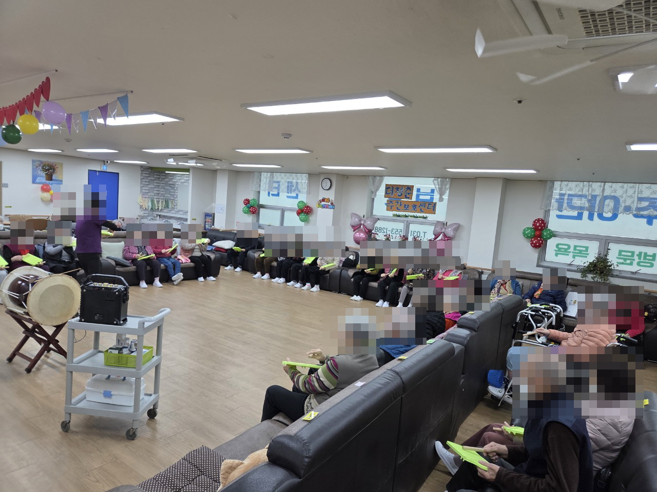 /user/y/youth/editor/2512/0a2a9ea2e5ba3ca7d287afefeba08c07_1766712792_4855.jpg 이미지크게보기