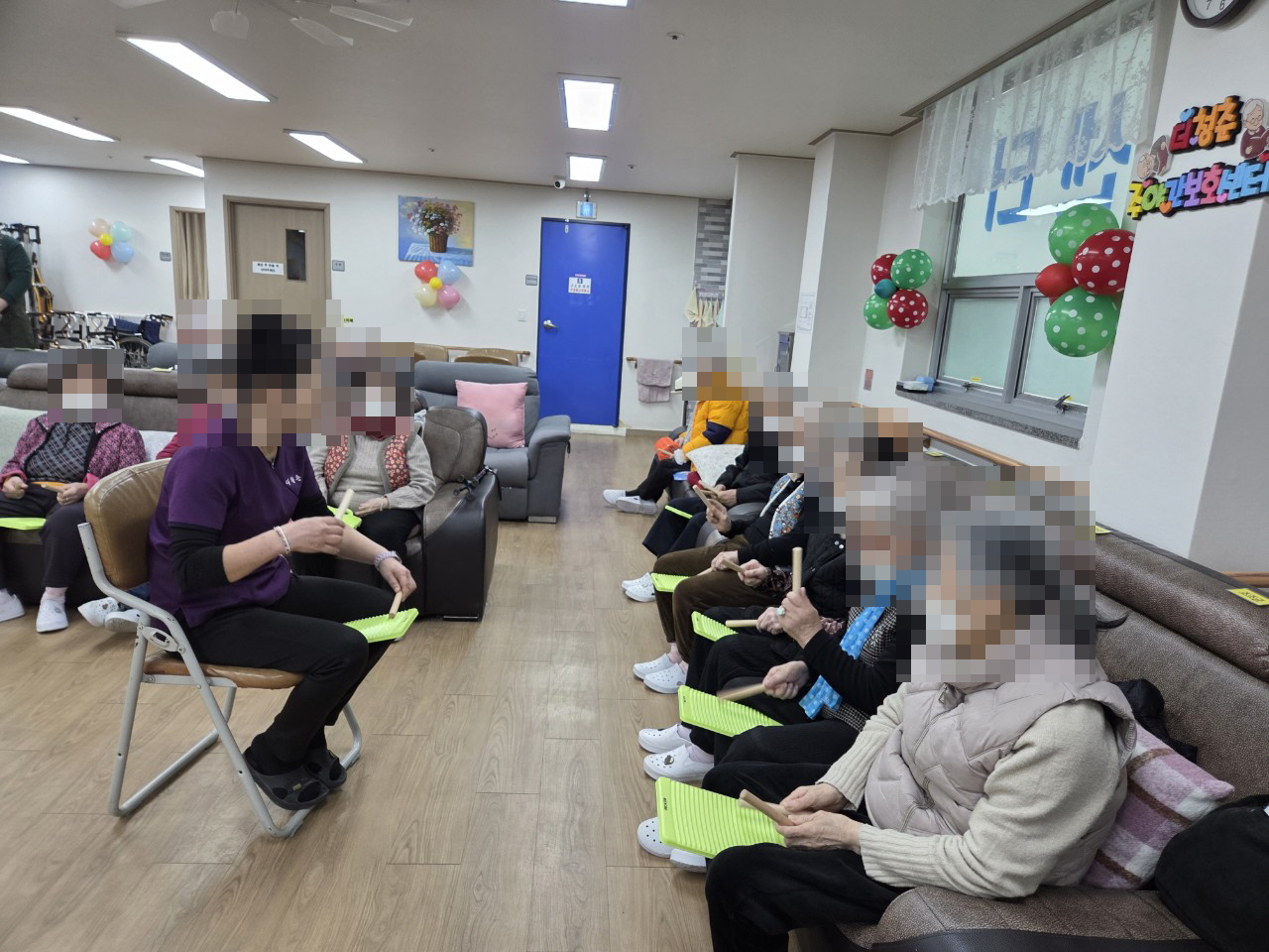 /user/y/youth/editor/2512/0a2a9ea2e5ba3ca7d287afefeba08c07_1766712792_6798.jpg 이미지크게보기