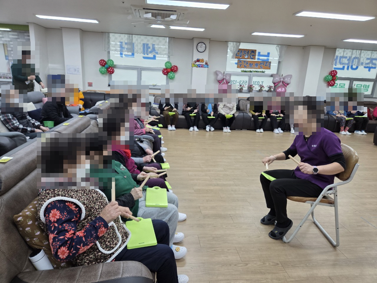 /user/y/youth/editor/2512/0a2a9ea2e5ba3ca7d287afefeba08c07_1766712792_7787.jpg 이미지크게보기