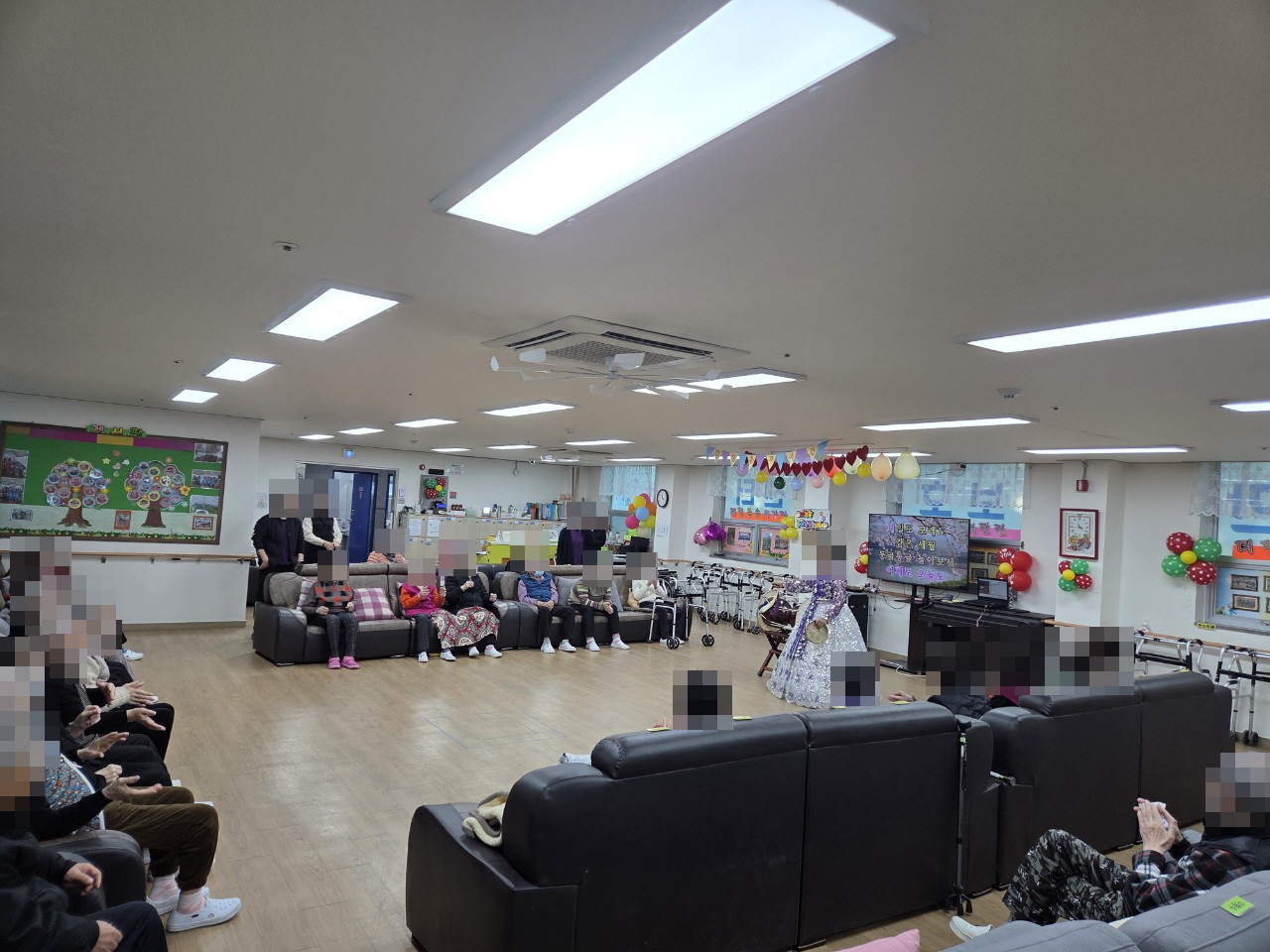 /user/y/youth/editor/2512/0a2a9ea2e5ba3ca7d287afefeba08c07_1766712832_2146.jpg 이미지크게보기