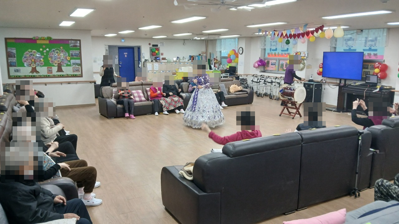 /user/y/youth/editor/2512/0a2a9ea2e5ba3ca7d287afefeba08c07_1766712832_3817.jpg 이미지크게보기