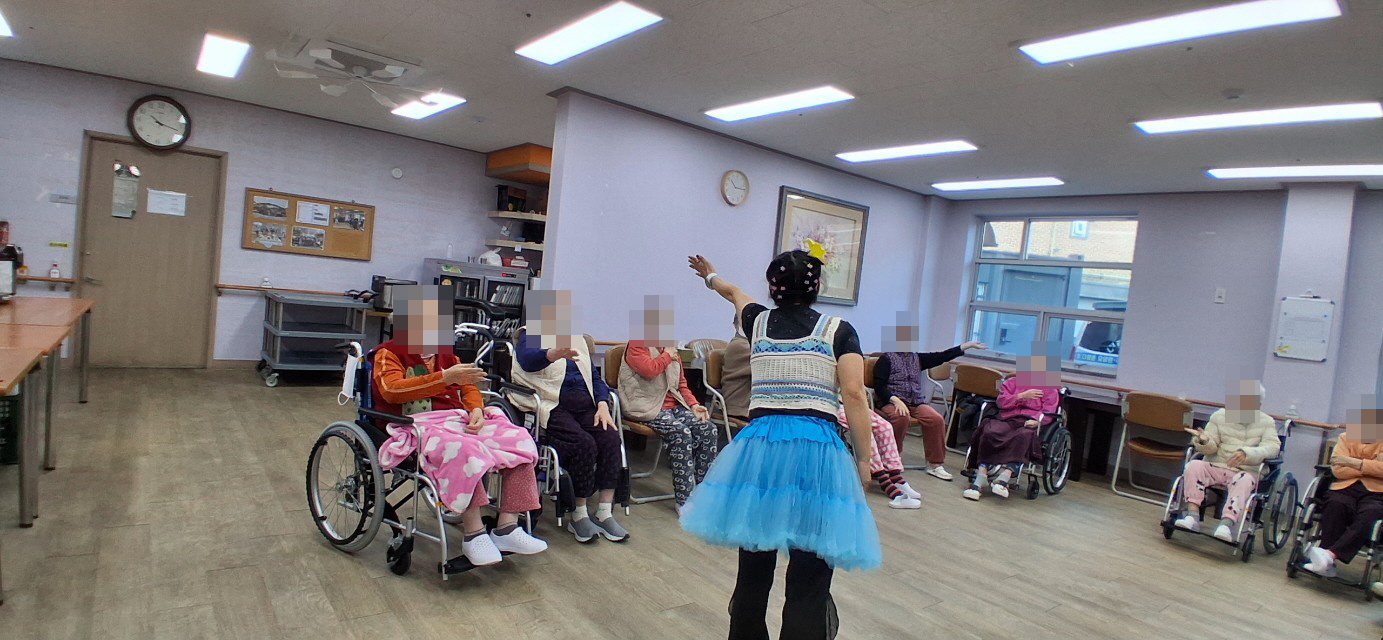 /user/y/youth/editor/2512/1810c14f70649ae9764166dbf61f7bef_1764722552_8876.jpg 이미지크게보기