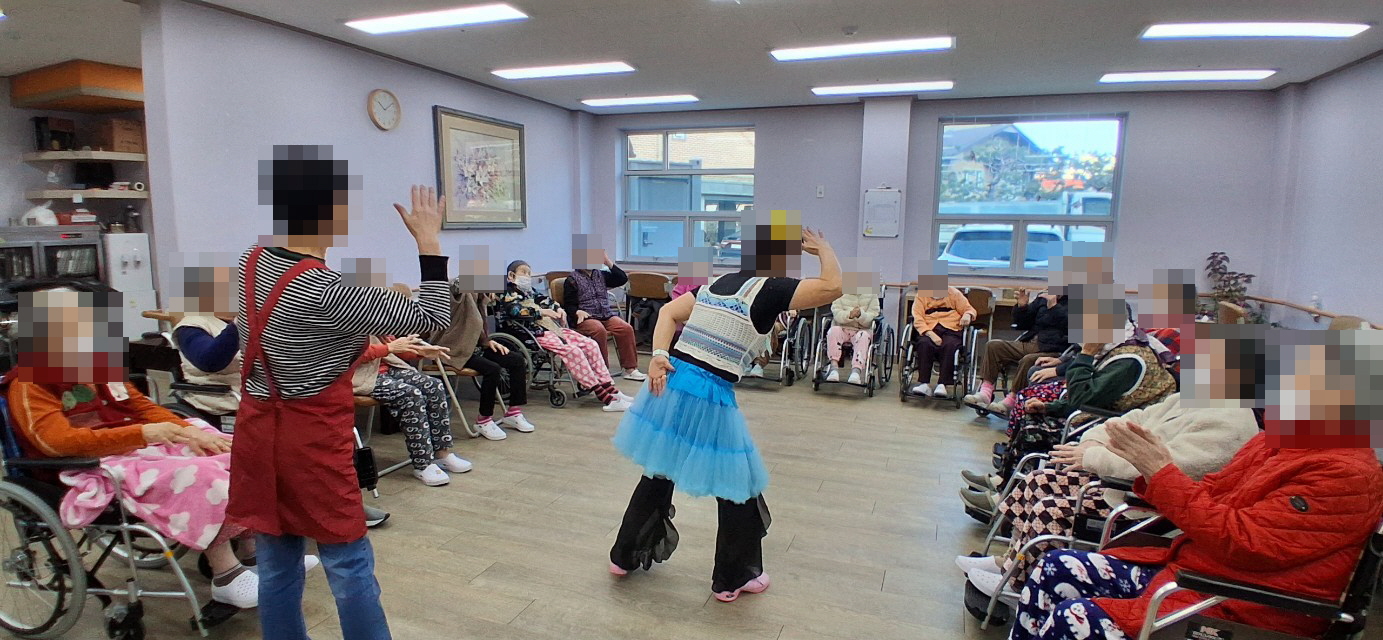 /user/y/youth/editor/2512/1810c14f70649ae9764166dbf61f7bef_1764722553_0749.jpg 이미지크게보기