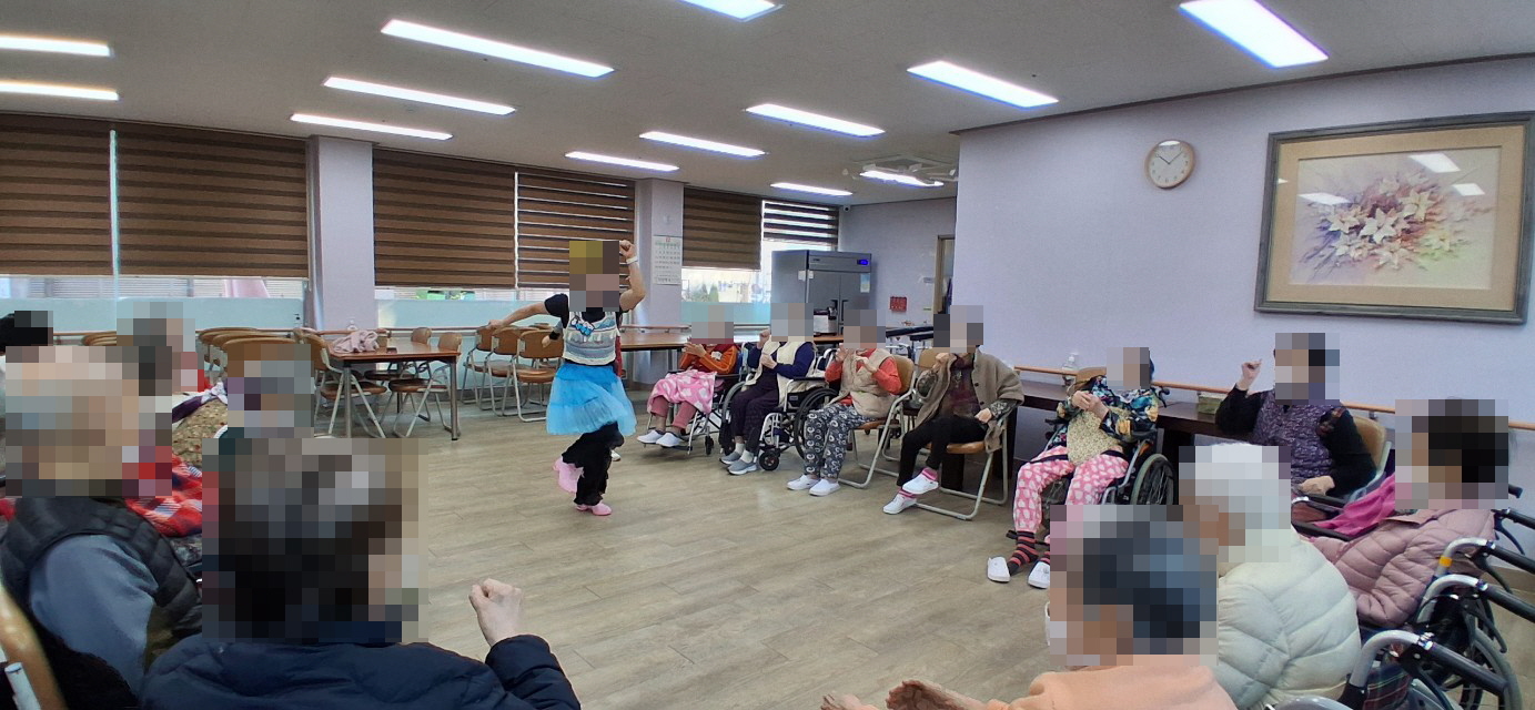 /user/y/youth/editor/2512/1810c14f70649ae9764166dbf61f7bef_1764722553_1587.jpg 이미지크게보기