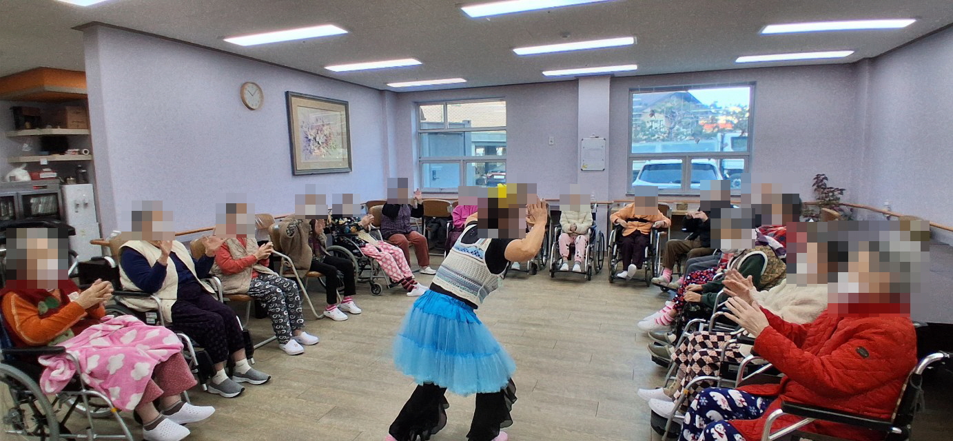 /user/y/youth/editor/2512/1810c14f70649ae9764166dbf61f7bef_1764722553_5002.jpg 이미지크게보기