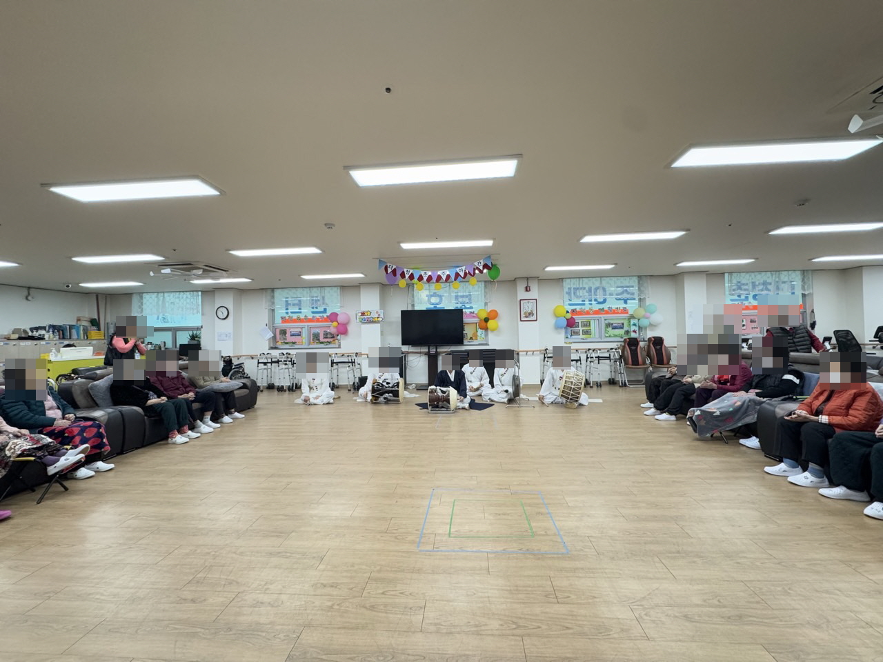 /user/y/youth/editor/2512/1810c14f70649ae9764166dbf61f7bef_1764722859_2461.jpg 이미지크게보기