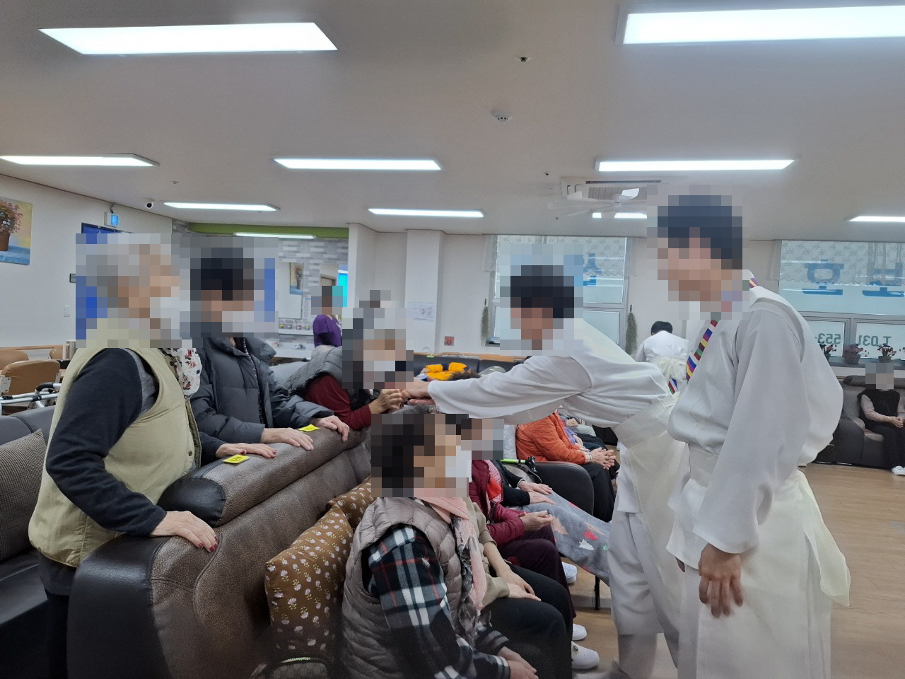 /user/y/youth/editor/2512/1810c14f70649ae9764166dbf61f7bef_1764722859_8189.jpg 이미지크게보기