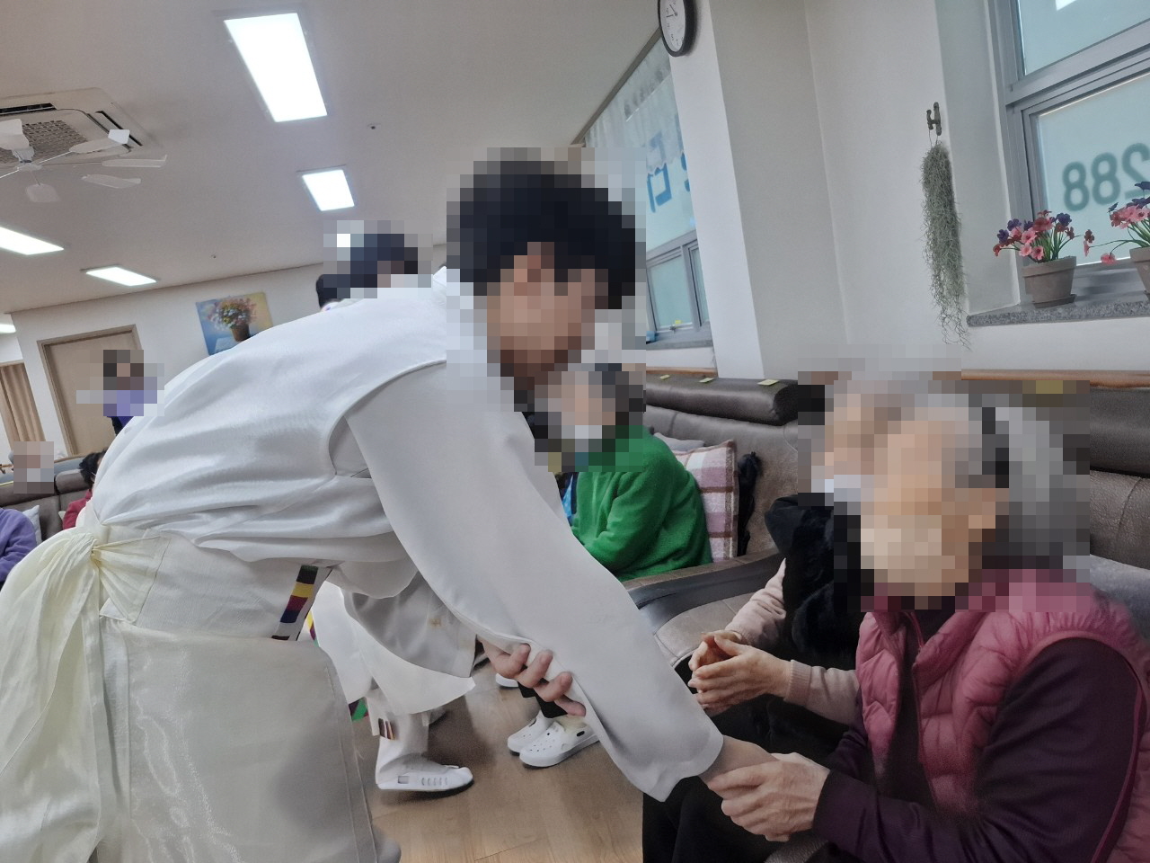 /user/y/youth/editor/2512/1810c14f70649ae9764166dbf61f7bef_1764722859_9048.jpg 이미지크게보기