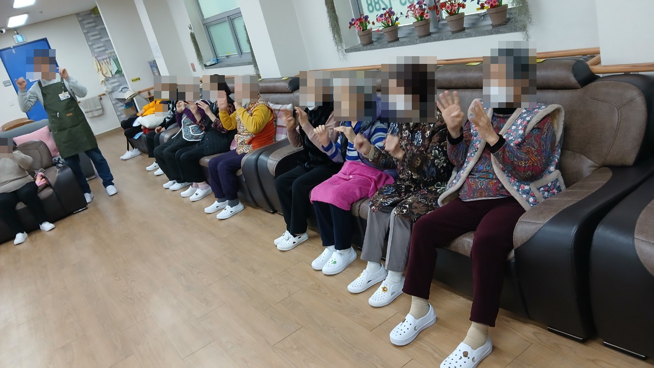 /user/y/youth/editor/2512/19839bd0a2e703703c7ad8d263a0415a_1766019413_8691.jpg 이미지크게보기