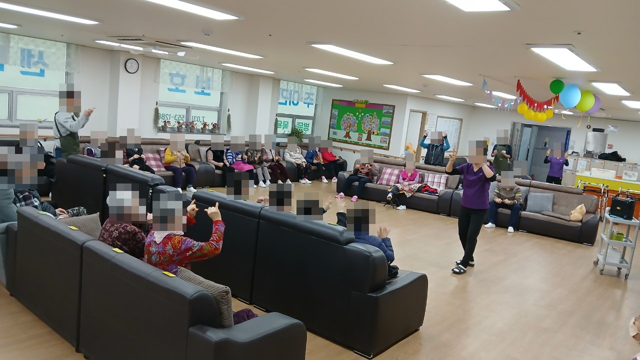 /user/y/youth/editor/2512/19839bd0a2e703703c7ad8d263a0415a_1766019414_0367.jpg 이미지크게보기